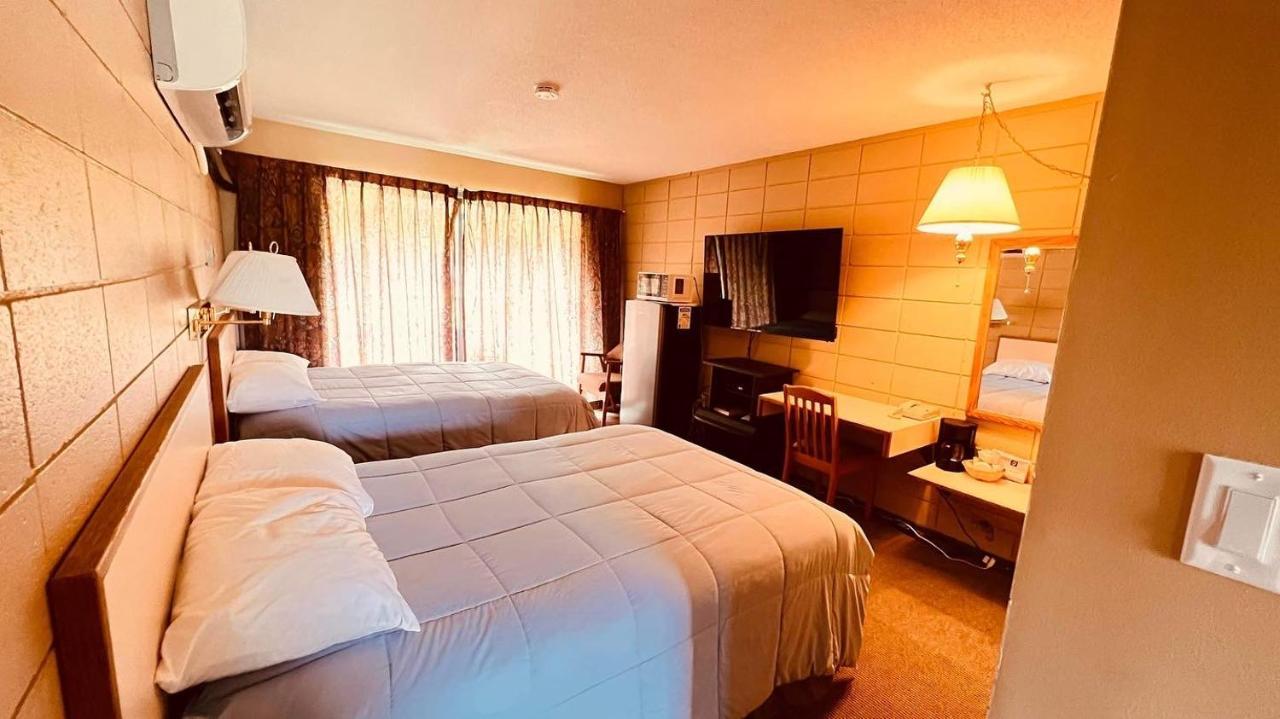 Airport Inn Port Hardy Bagian luar foto
