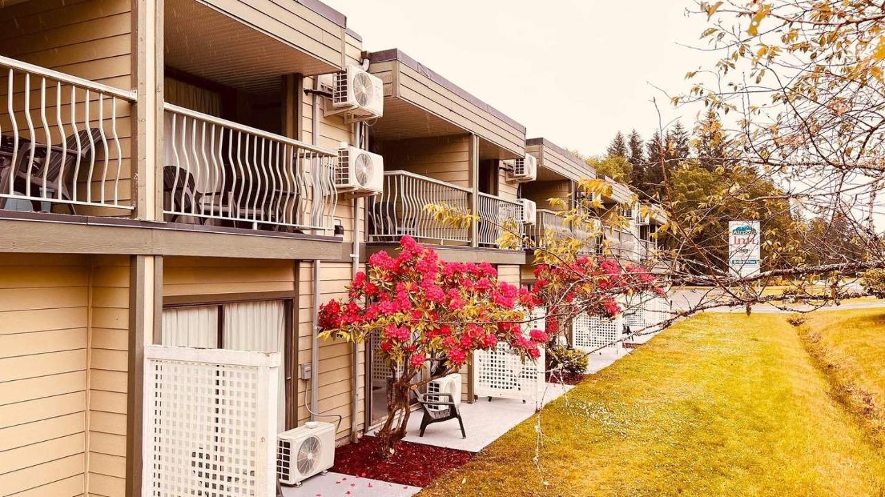 Airport Inn Port Hardy Bagian luar foto