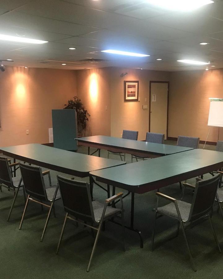 Airport Inn Port Hardy Bagian luar foto