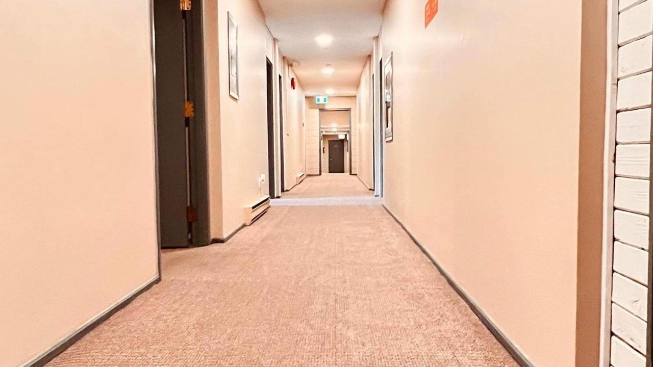 Airport Inn Port Hardy Bagian luar foto