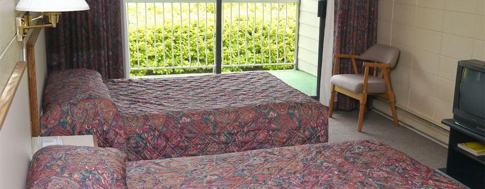 Airport Inn Port Hardy Bagian luar foto