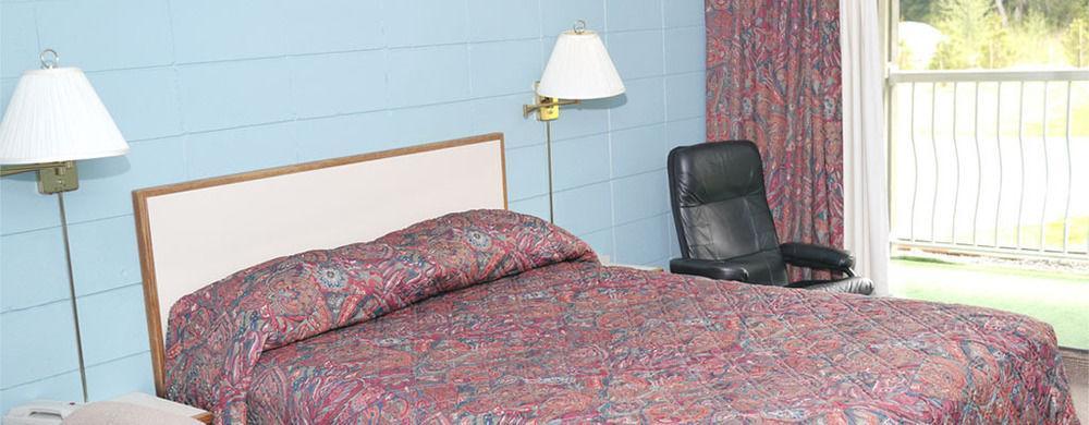 Airport Inn Port Hardy Bagian luar foto