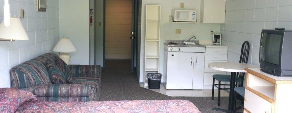 Airport Inn Port Hardy Bagian luar foto